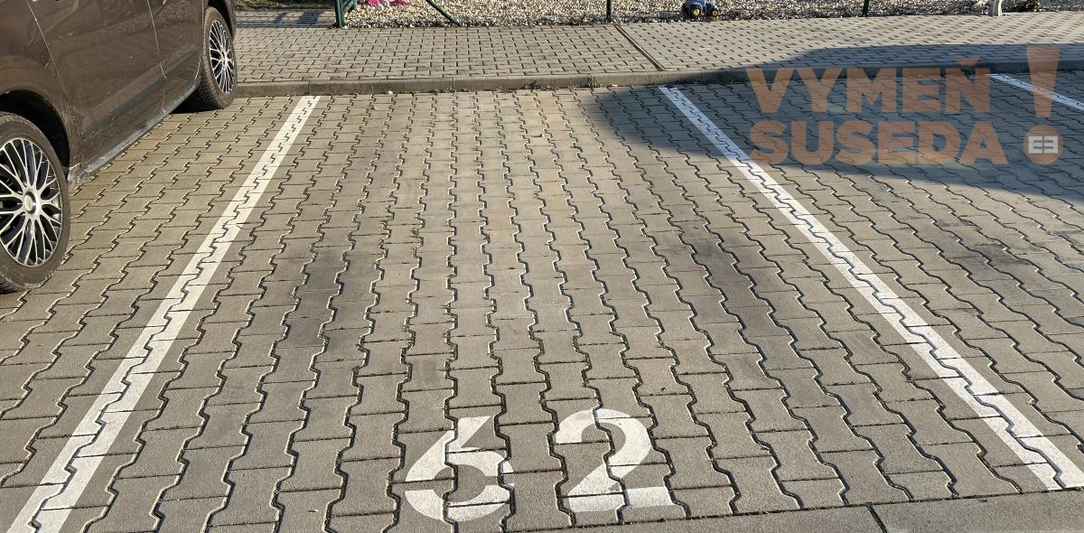 VYMEŇ SUSEDA! - Prenájom 2 izb. slnečného bytu s balkónom, parkingom a pivničnou kobkou.