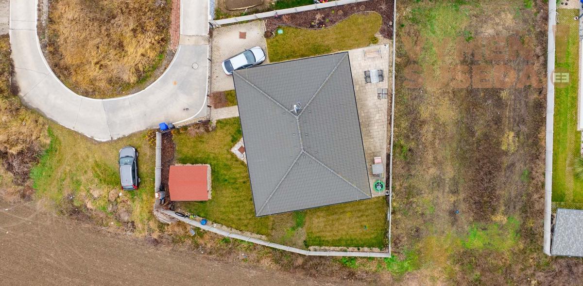 VYMEŇ SUSEDA! – NA PREDAJ SLNEČNÝ POZEMOK /426 m2/, obec HAMULIAKOVO