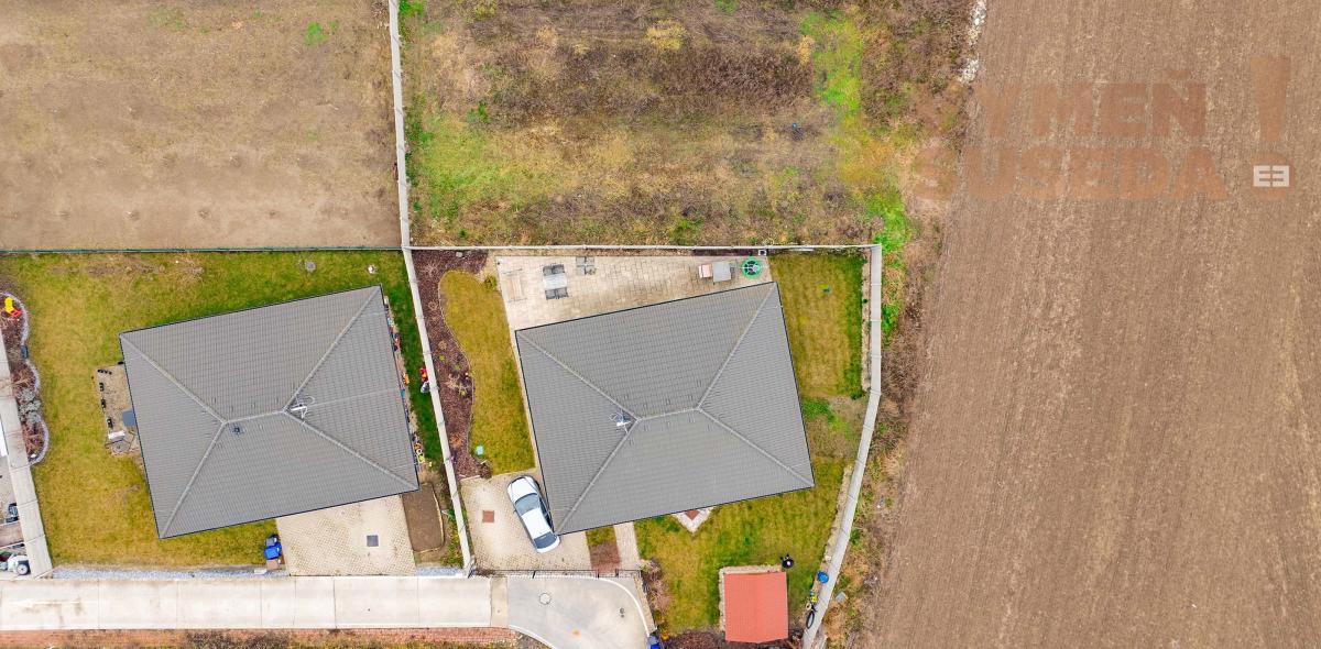 VYMEŇ SUSEDA! – NA PREDAJ SLNEČNÝ POZEMOK /426 m2/, obec HAMULIAKOVO