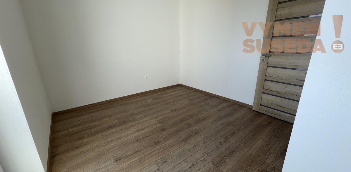 VYMEŇ SUSEDA! - Výnimočný 4-izbový byt v krásnej tichej lokalite Šamorína – predzáhradka a moderný koncept, posledný byt voľný