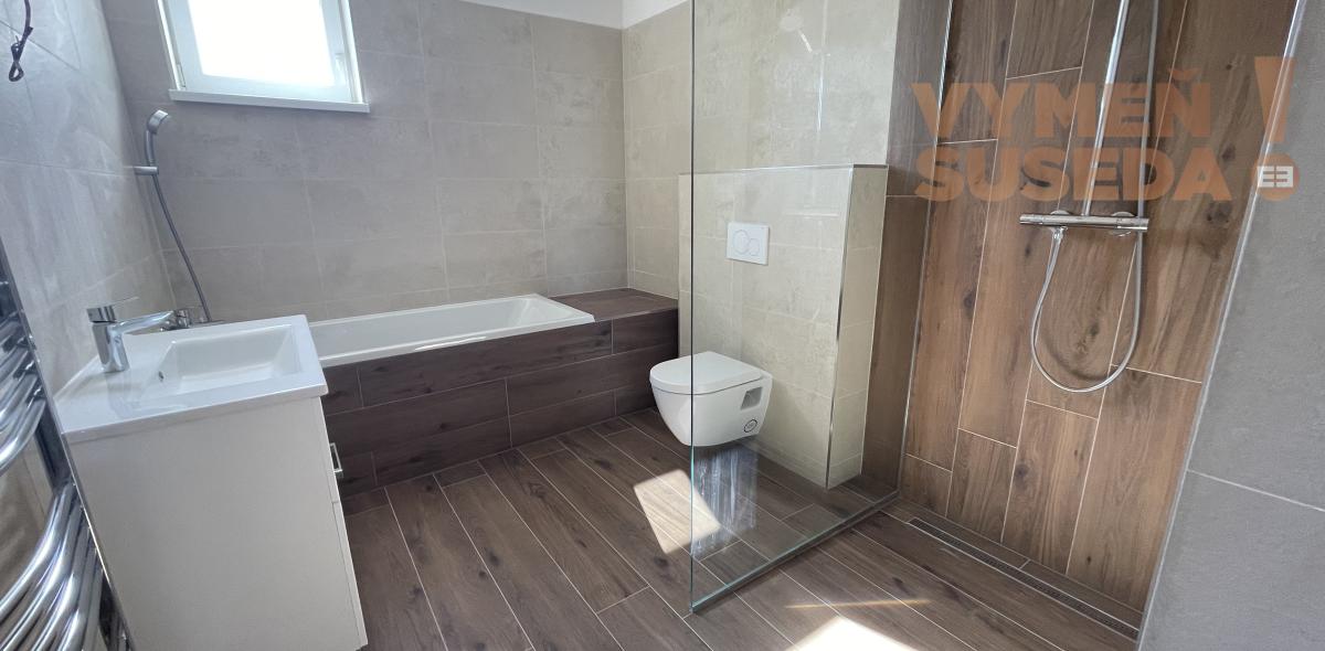 VYMEŇ SUSEDA! - Výnimočný 4-izbový byt v krásnej tichej lokalite Šamorína – predzáhradka a moderný koncept, posledný byt voľný