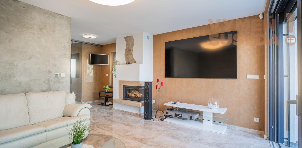 ESTATE INVEST - Luxusné školiace a rekondičné stredisko pre vrcholový manažment v lokalite Senecké jazerá.