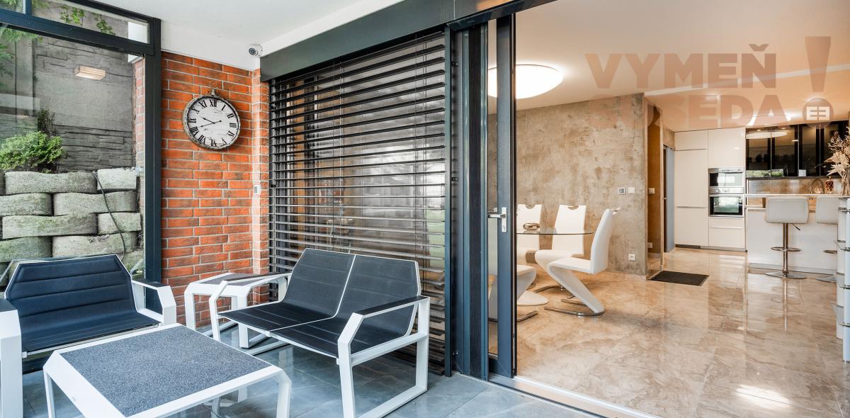 ESTATE INVEST - Luxusné školiace a rekondičné stredisko pre vrcholový manažment v lokalite Senecké jazerá.