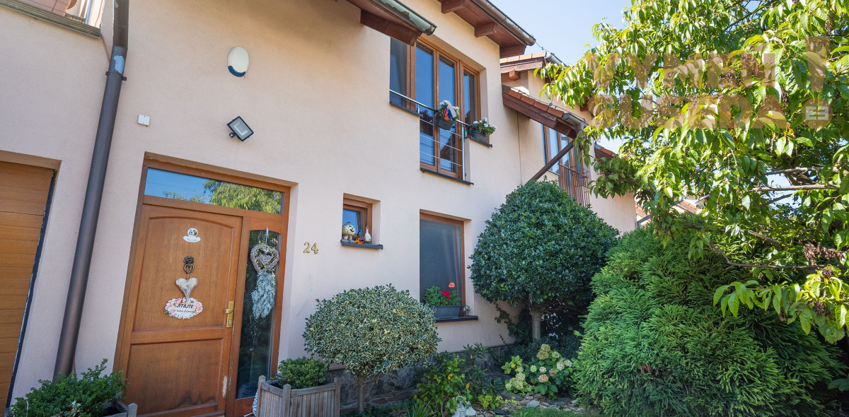 VYMEŇ SUSEDA! – PONÚKAME NA PREDAJ VÝNIMOČNÝ 5 IZBOVÝ RODINNÝ DOM, STUPAVA.