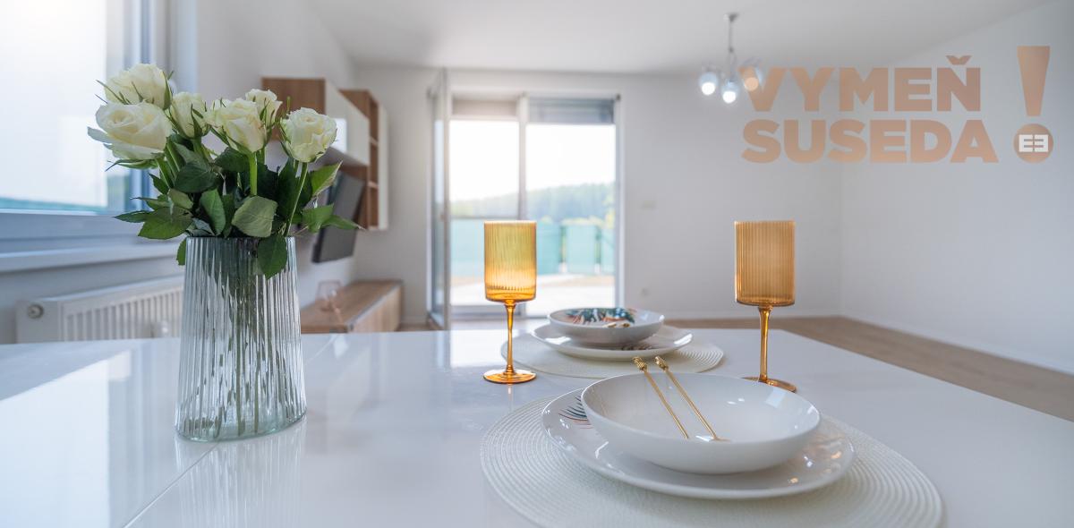 PREDANÉ! – VÝNIMOČNÝ 3 IZB. BYT 94.36m2 , NOVOSTAVBA S PREDZÁHRADKOU 150.00m2, OPOJ, TT.