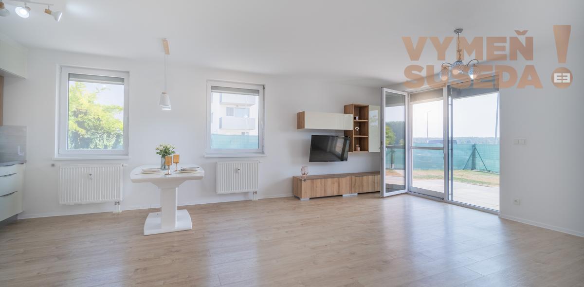 PREDANÉ! – VÝNIMOČNÝ 3 IZB. BYT 94.36m2 , NOVOSTAVBA S PREDZÁHRADKOU 150.00m2, OPOJ, TT.