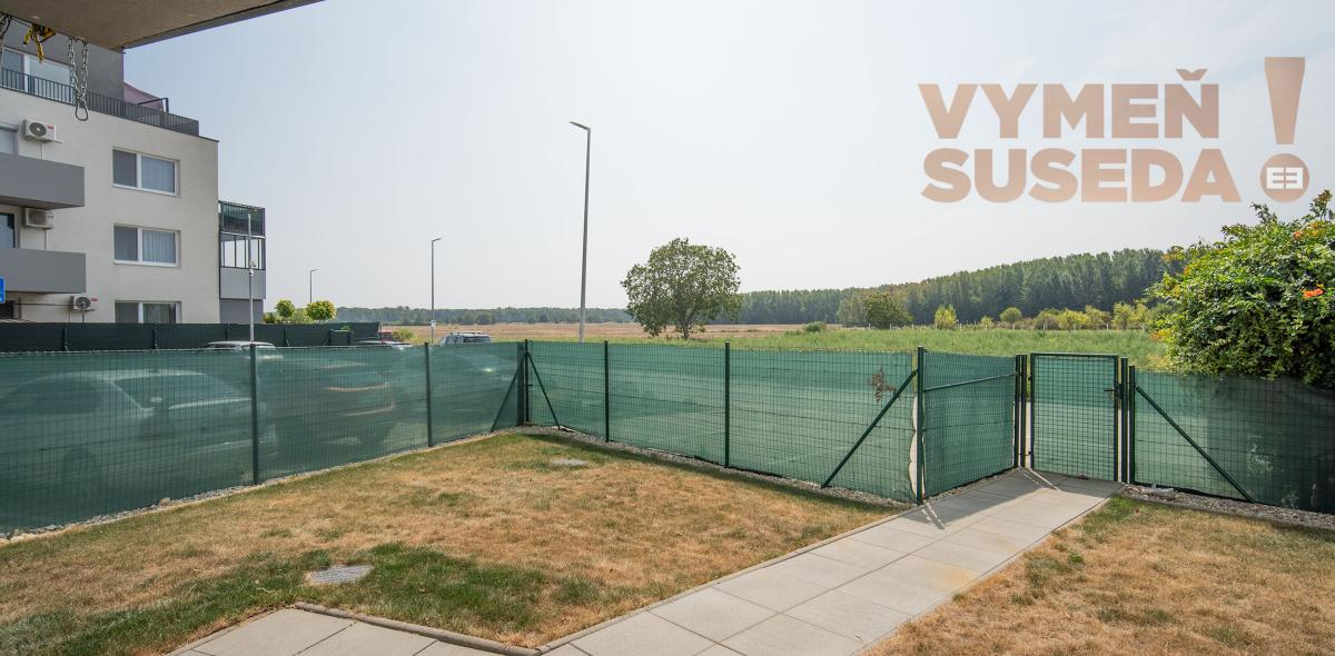 PREDANÉ! – VÝNIMOČNÝ 3 IZB. BYT 94.36m2 , NOVOSTAVBA S PREDZÁHRADKOU 150.00m2, OPOJ, TT.