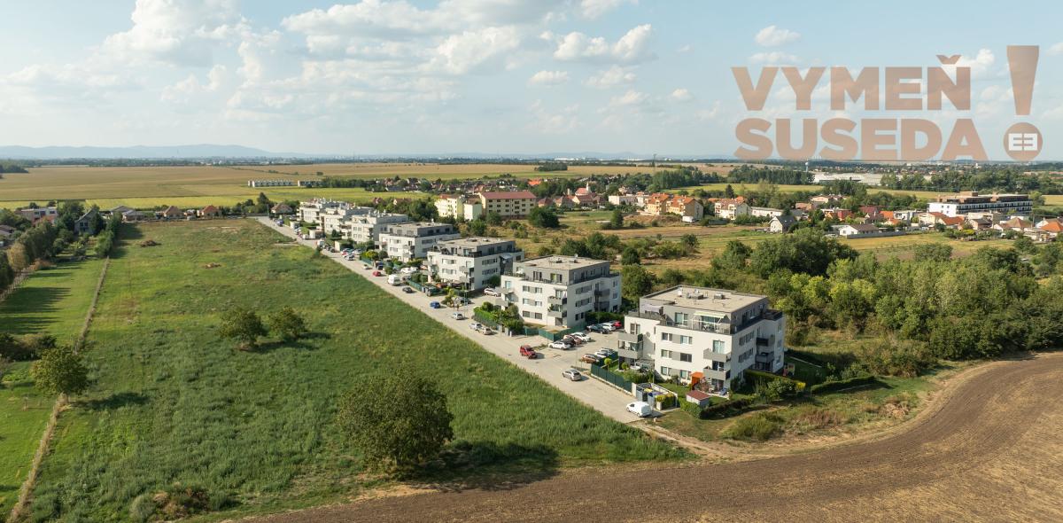 PREDANÉ! – VÝNIMOČNÝ 3 IZB. BYT 94.36m2 , NOVOSTAVBA S PREDZÁHRADKOU 150.00m2, OPOJ, TT.