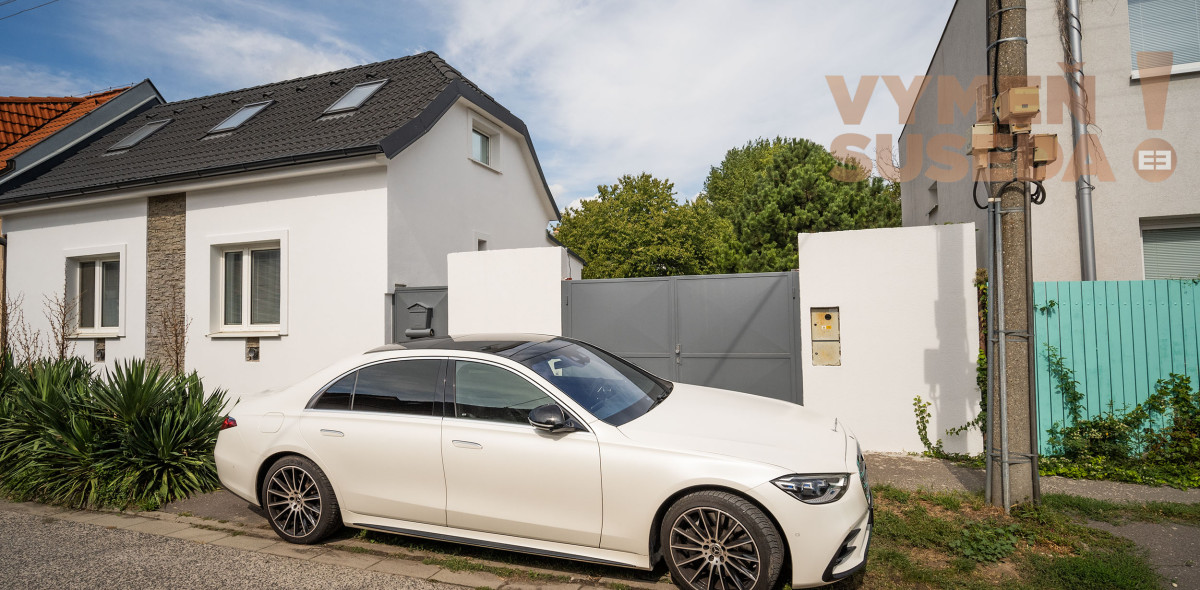 VYMEŇ SUSEDA! – PONÚKAME NA PREDAJ VÝNIMOČNÝ RD - RUŽINOV / PRIEVOZ S KRÁSNYM POZEMKOM 549m2