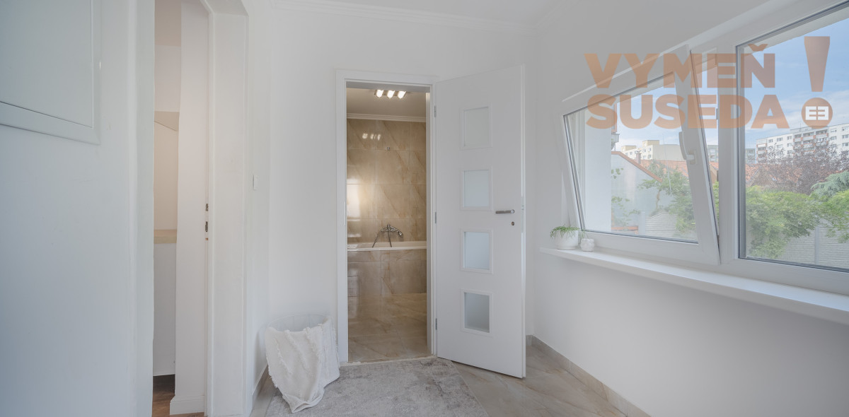 VYMEŇ SUSEDA! – PONÚKAME NA PREDAJ VÝNIMOČNÝ RD - RUŽINOV / PRIEVOZ S KRÁSNYM POZEMKOM 549m2