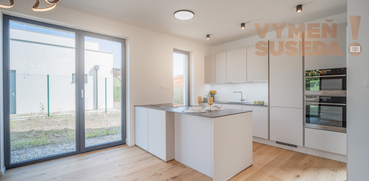 REZERVOVANÉ! - VÝNIMOČNÝ 4 IZBOVÝ PRIESTRANNÝ RD - ČUNOVO - SKOLAUDOVANÁ NOVOSTAVBA.