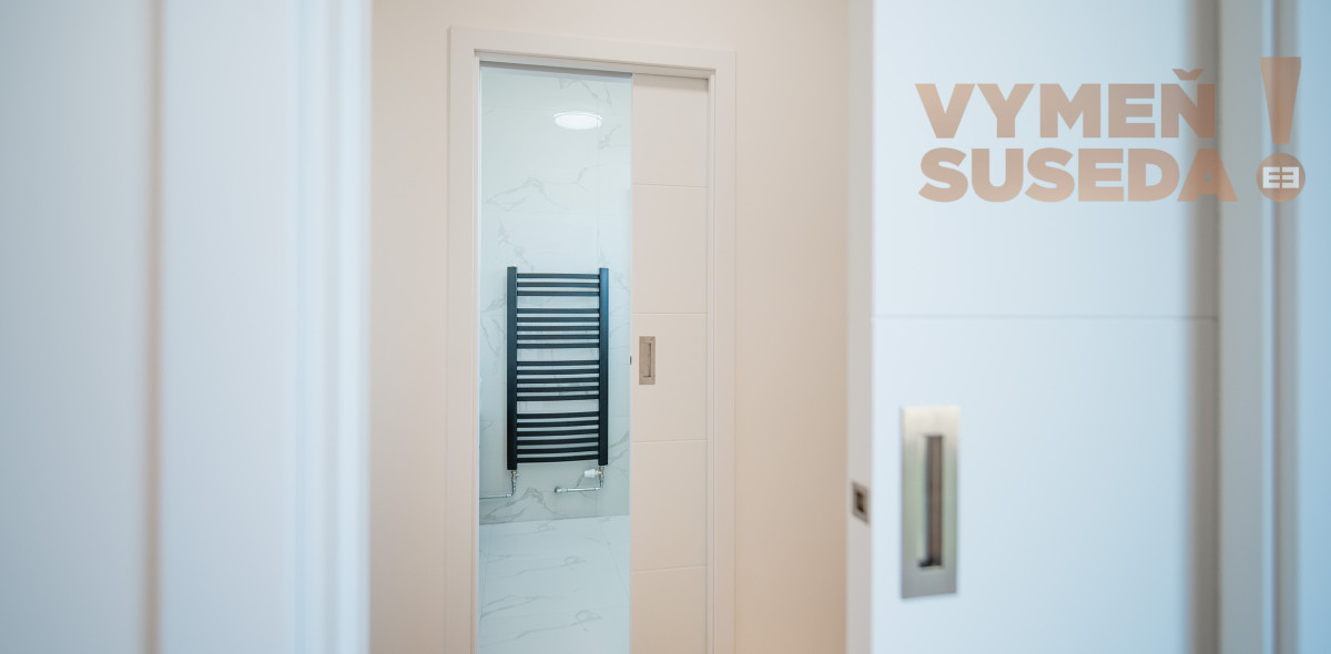 REZERVOVANÉ! - VÝNIMOČNÝ 4 IZBOVÝ PRIESTRANNÝ RD - ČUNOVO - SKOLAUDOVANÁ NOVOSTAVBA.