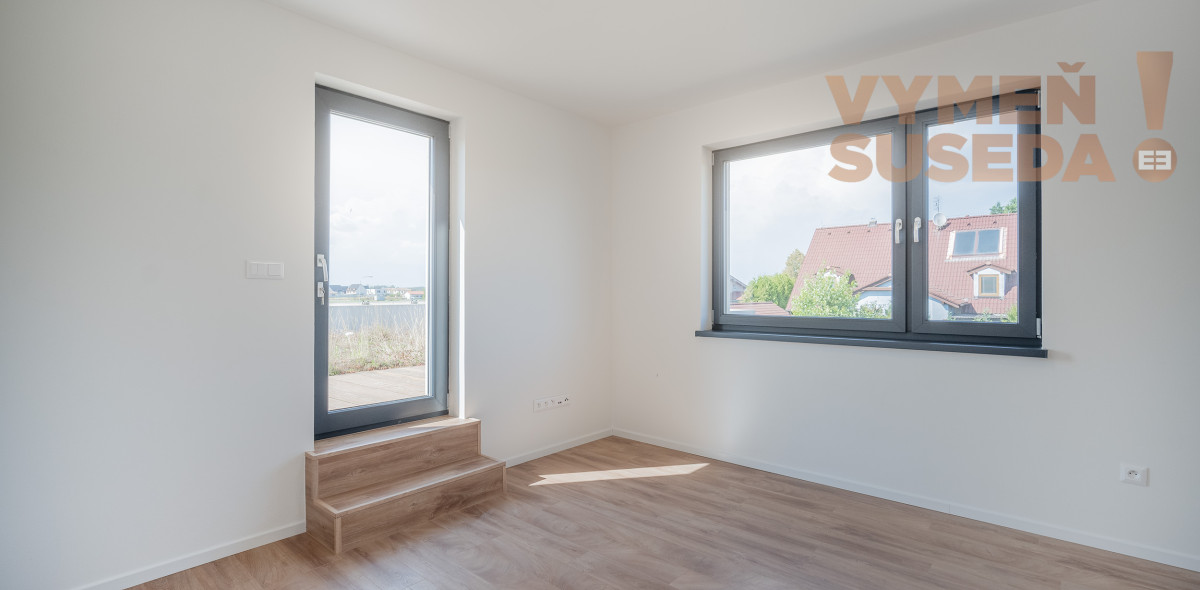 REZERVOVANÉ! - VÝNIMOČNÝ 4 IZBOVÝ PRIESTRANNÝ RD - ČUNOVO - SKOLAUDOVANÁ NOVOSTAVBA.