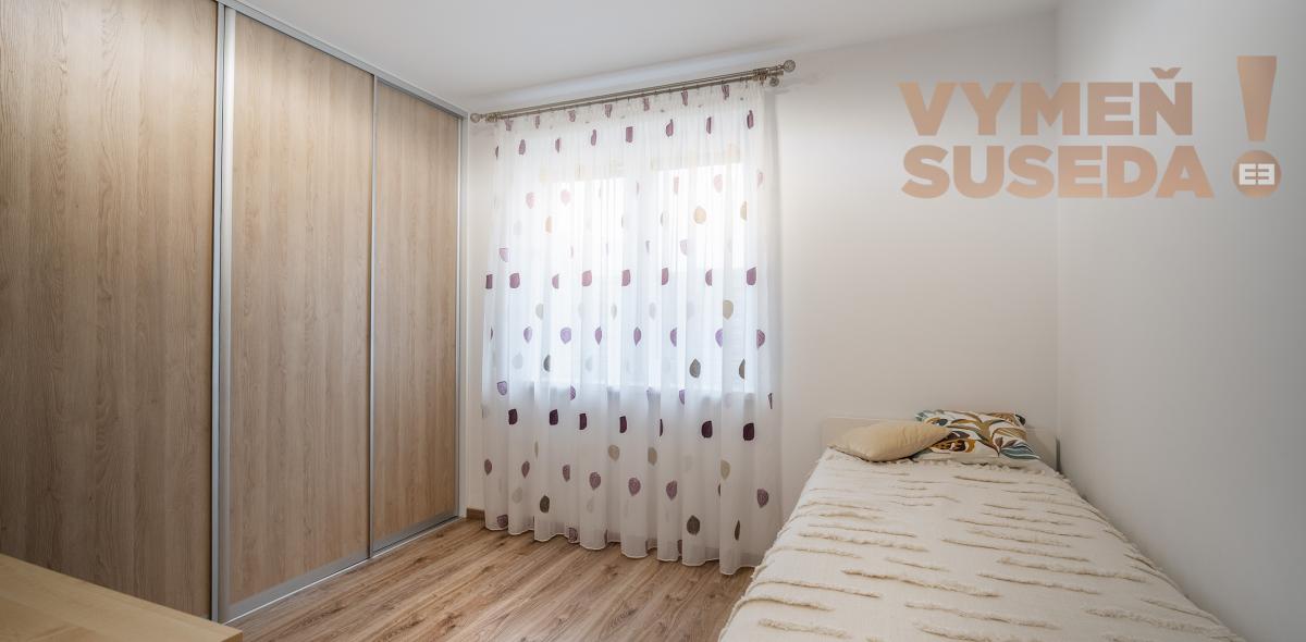 VYMEŇ SUSEDA! – VÝNIMOČNÝ 4 IZB. RODINNÝ DOM S VEĽKÝM POZEMKOM, obec HAMULIAKOVO