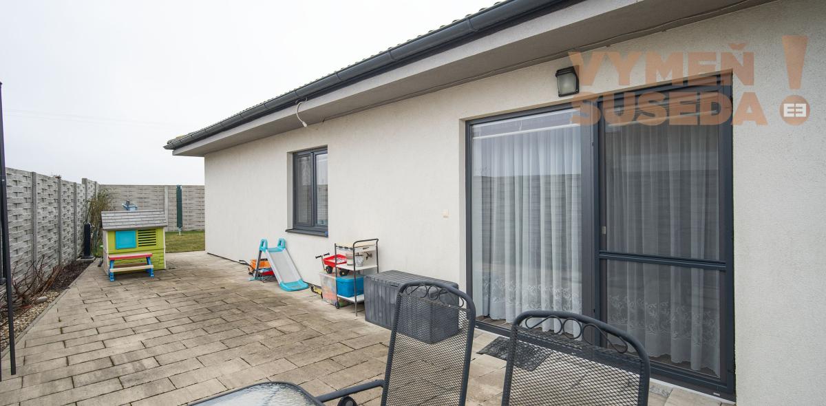 VYMEŇ SUSEDA! – VÝNIMOČNÝ 4 IZB. RODINNÝ DOM S VEĽKÝM POZEMKOM, obec HAMULIAKOVO