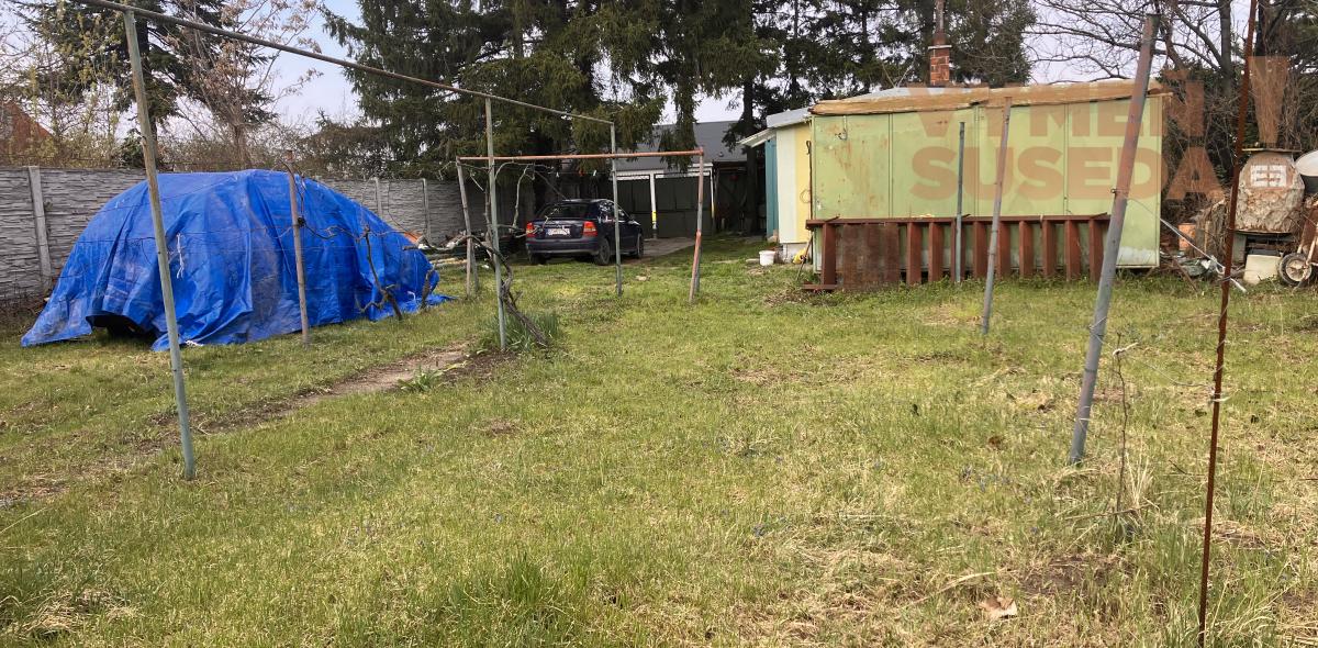 PREDANÉ - VÝNIMOČNÁ ZÁHRADA S CHATKOU NA PREDAJ (490 M2)-RUŽINOV