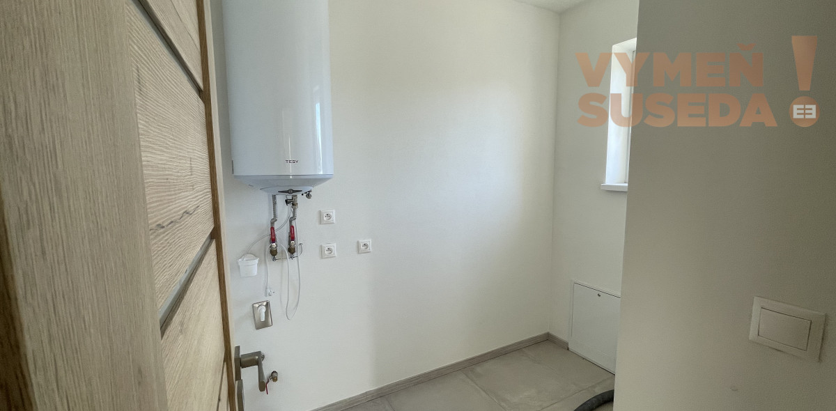 VYMEŇ SUSEDA! - Výnimočný 4-izbový byt v krásnej tichej lokalite Šamorína – predzáhradka a moderný koncept, posledný byt voľný