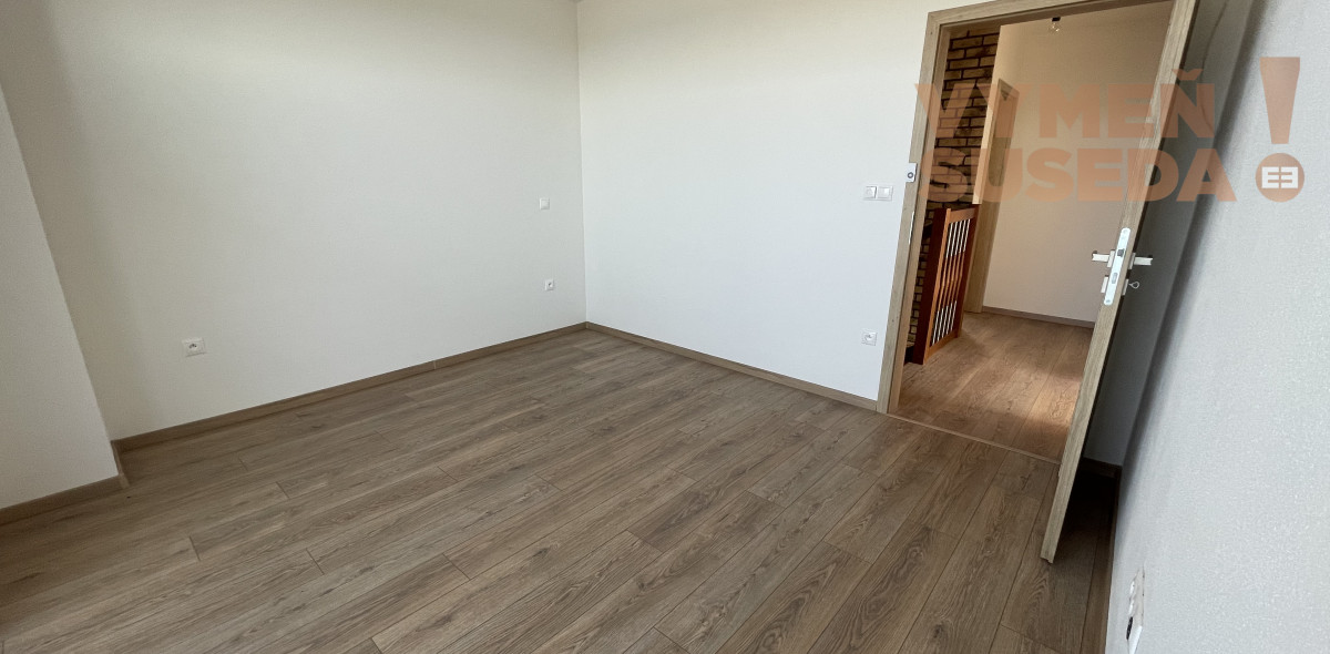 VYMEŇ SUSEDA! - Výnimočný 4-izbový byt v krásnej tichej lokalite Šamorína – predzáhradka a moderný koncept, posledný byt voľný