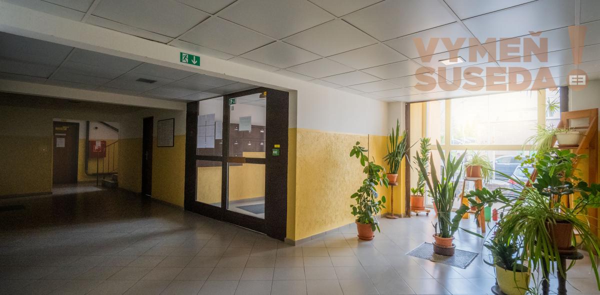 REZERVOVANÉ! – PRIESTRANÝ 4 IZB. BYT s LOOGIOU a PIVNICOU, VYHĽADÁVANÁ LOKALITA v DNV, I. BUKOVČANA, BA IV.