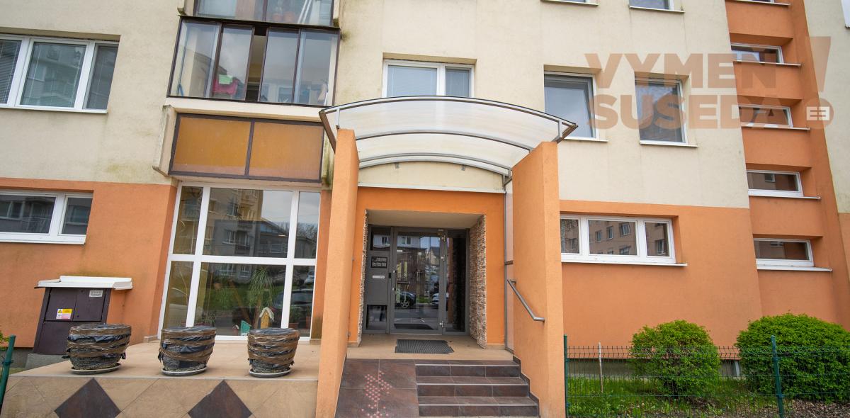 REZERVOVANÉ! – PRIESTRANÝ 4 IZB. BYT s LOOGIOU a PIVNICOU, VYHĽADÁVANÁ LOKALITA v DNV, I. BUKOVČANA, BA IV.