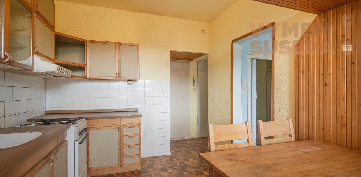 REZERVOVANÉ! – PRIESTRANÝ 4 IZB. BYT s LOOGIOU a PIVNICOU, VYHĽADÁVANÁ LOKALITA v DNV, I. BUKOVČANA, BA IV.