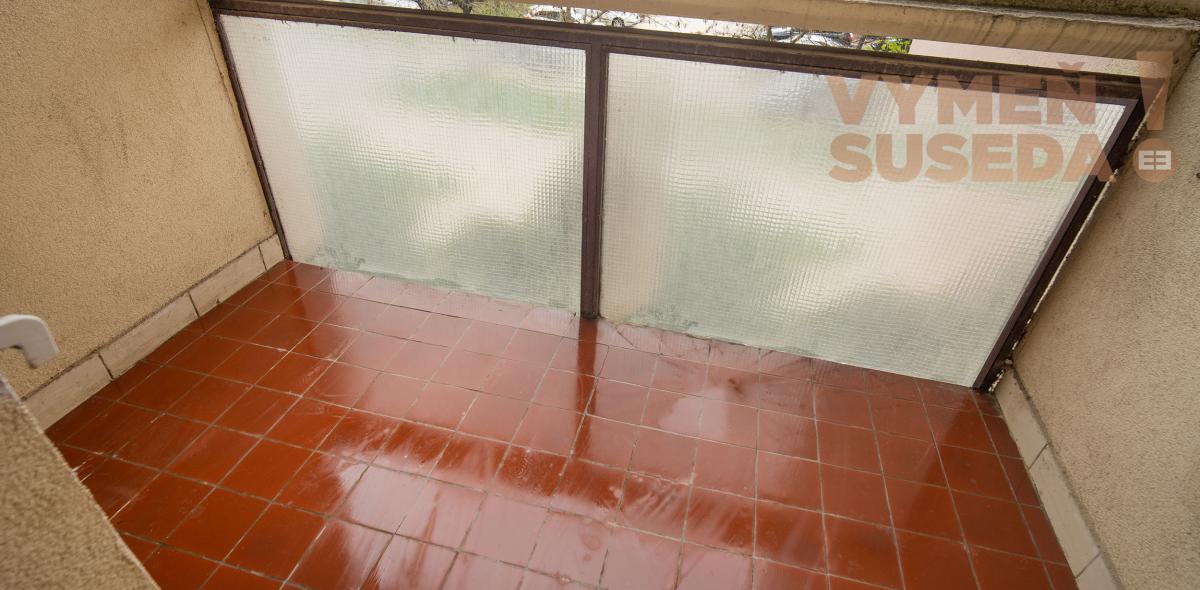 REZERVOVANÉ! – PRIESTRANÝ 4 IZB. BYT s LOOGIOU a PIVNICOU, VYHĽADÁVANÁ LOKALITA v DNV, I. BUKOVČANA, BA IV.