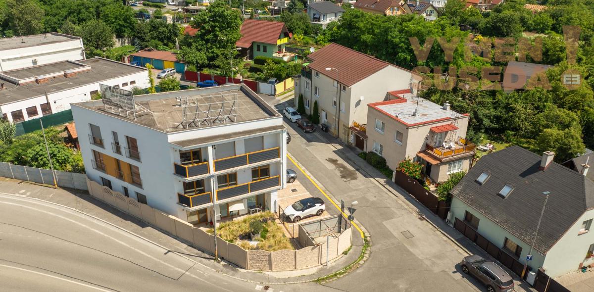VYMEŇ SUSEDA! – VÝNIMOČNÝ, LUXUSNÝ 2,5 IZB. BYT s TERASOU, NOVOSTAVBA 88.65m2, Rezidencia Železničná, BA II
