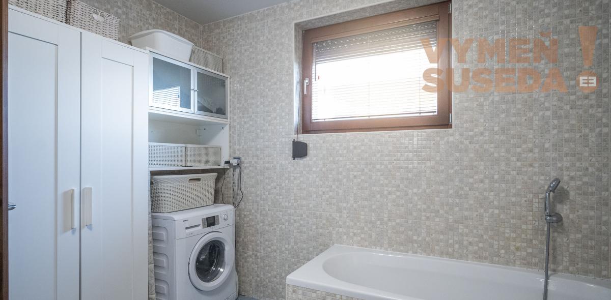 VYMEŇ SUSEDA! – NÍZKOENERGETICKÝ NADŠTANDARDNÝ RODINNÝ DOM KOMPLETNE ZARIADENÝ 306 M2 NA POZEMKU 10á S VÝNIMOČNOU POLOHOU, DUNAJSKÁ STREDA, ul. Sándora Petöfiho