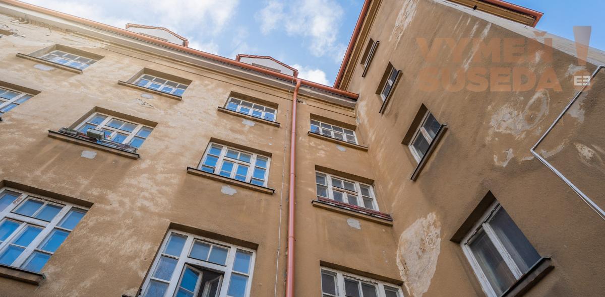 REZERVOVANÉ! - VÝNIMOČNÝ TEHLOVÝ 2 IZB. BYT v úplnom centre Starého mesta, Vazovova ulica.