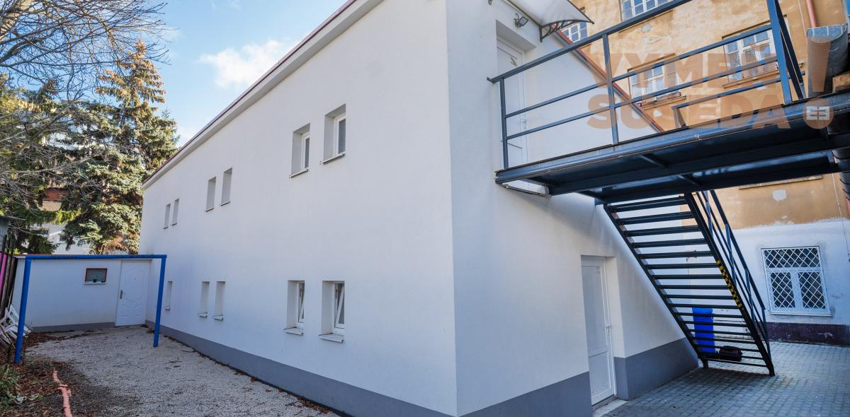 REZERVOVANÉ! - VÝNIMOČNÝ TEHLOVÝ 2 IZB. BYT v úplnom centre Starého mesta, Vazovova ulica.