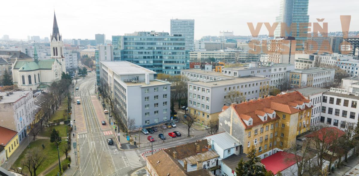 REZERVOVANÉ! - VÝNIMOČNÝ TEHLOVÝ 2 IZB. BYT v úplnom centre Starého mesta, Vazovova ulica.