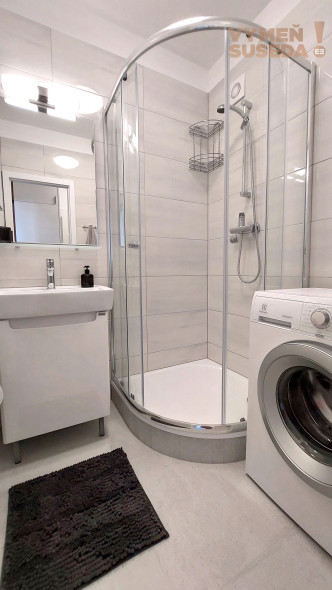 PRENAJATÉ! - VÝNIMOČNÝ 1 IZB. KOMPLETNE ZREKONŠTRUOVANÝ, ZARIADENÝ BYT, SILVÁNSKA, KARLOVA VES.