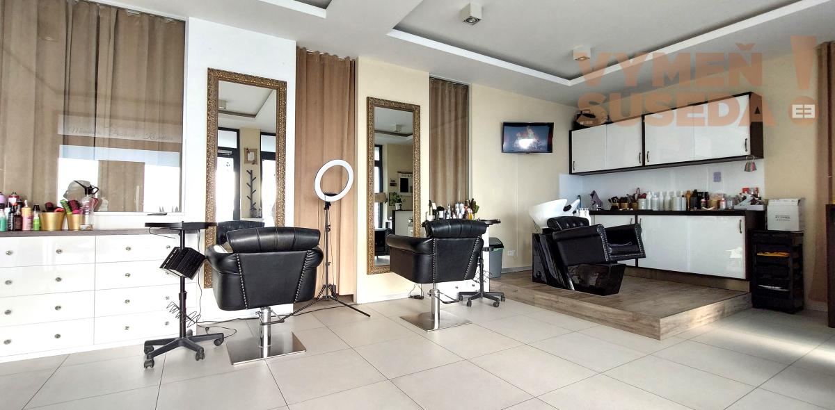 VYMEŇ SUSEDA! – NA ODSTÚPENIE ATRAKTÍVNY SALÓN KRÁSY SO ZABEHNUTOU KLIENTELOU, obec ROVINKA