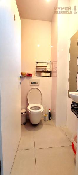 VYMEŇ SUSEDA! – NA ODSTÚPENIE ATRAKTÍVNY SALÓN KRÁSY SO ZABEHNUTOU KLIENTELOU, obec ROVINKA