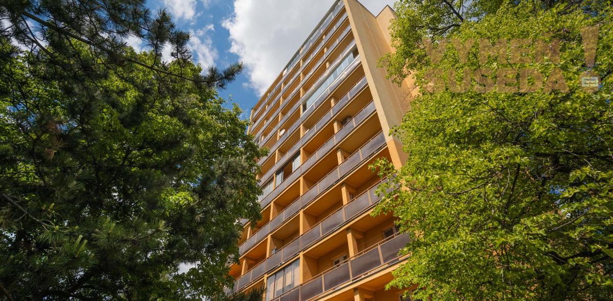 PREDANÉ! - VÝNIMOČNÝ 4 IZB. BYT S DVOMI LOGGIAMI, VYHĽADÁVANÁ LOKALITA, BA III, ČSL. Parašutistov.