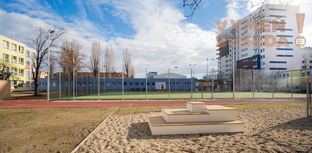 PREDANÉ! - VÝNIMOČNÝ 4 IZB. BYT S DVOMI LOGGIAMI, VYHĽADÁVANÁ LOKALITA, BA III, ČSL. Parašutistov.