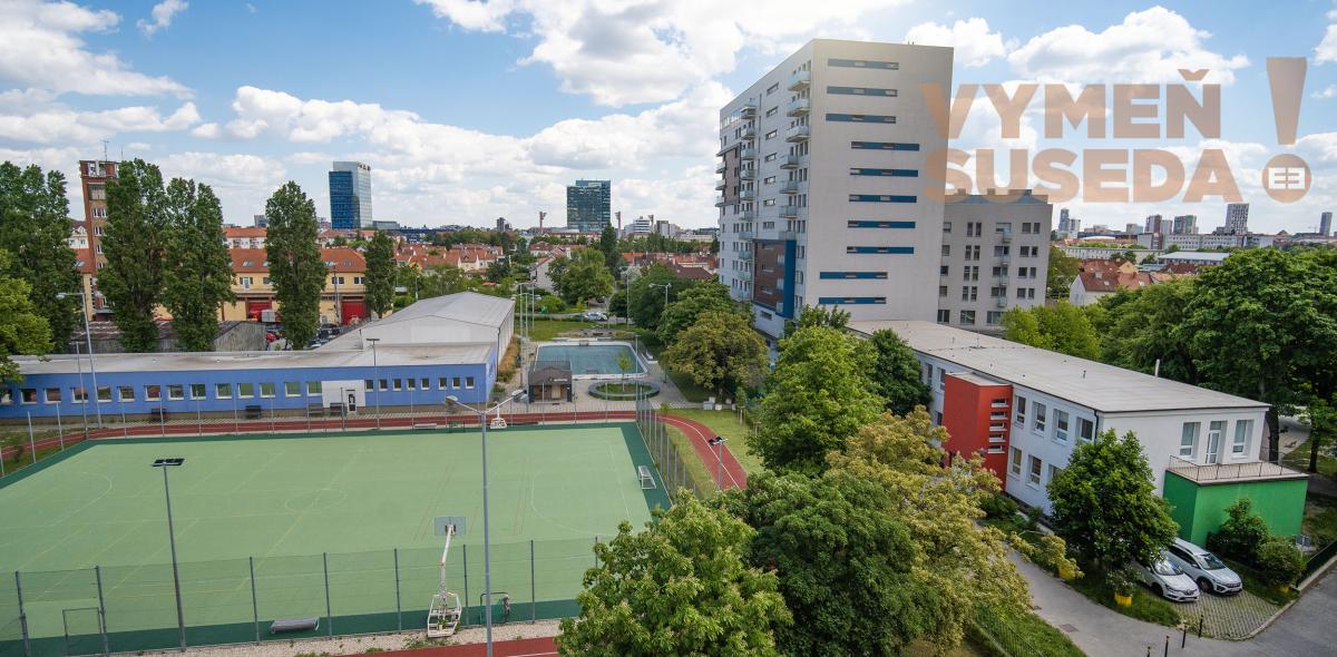 PREDANÉ! - VÝNIMOČNÝ 4 IZB. BYT S DVOMI LOGGIAMI, VYHĽADÁVANÁ LOKALITA, BA III, ČSL. Parašutistov.