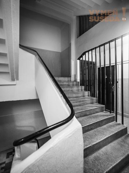 PREDANÉ! - VÝNIMOČNÝ 4 IZB. BYT S DVOMI LOGGIAMI, VYHĽADÁVANÁ LOKALITA, BA III, ČSL. Parašutistov.