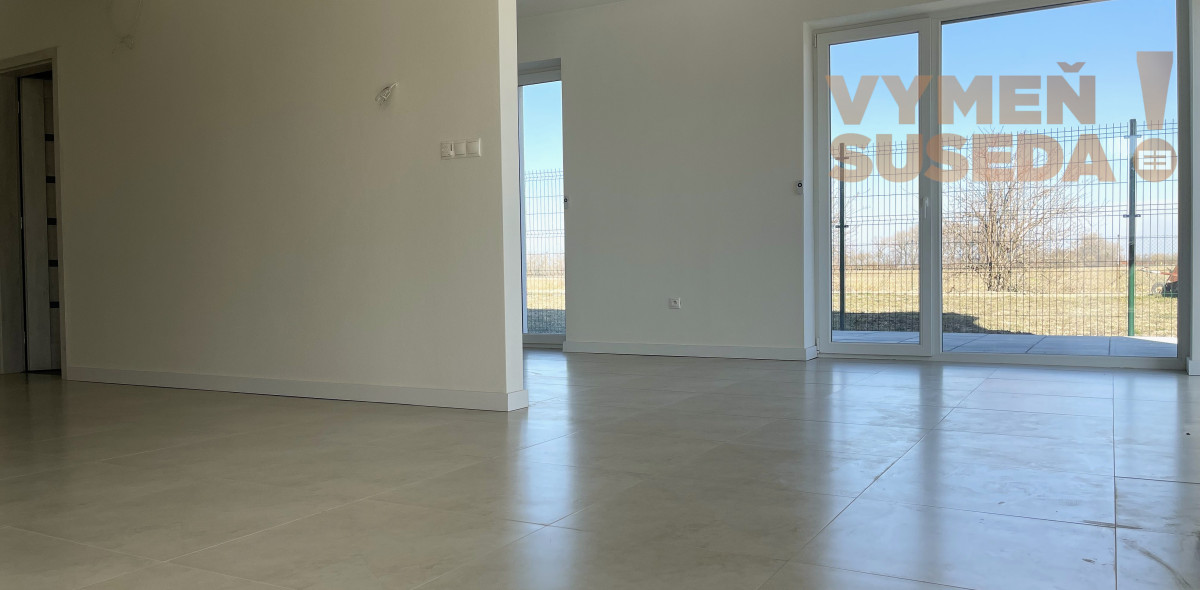 VYMEŇ SUSEDA! - Výnimočný 4-izbový byt v krásnej tichej lokalite Šamorína – predzáhradka a moderný koncept, posledný byt voľný