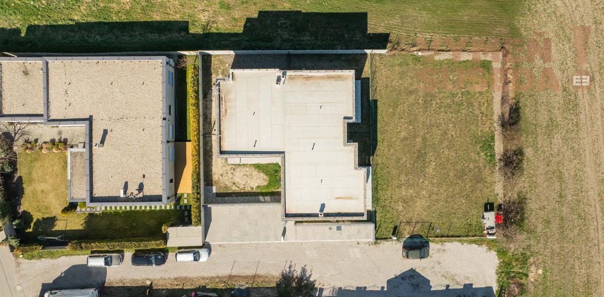 VYMEŇ SUSEDA! - Výnimočný 4-izbový byt v krásnej tichej lokalite Šamorína – predzáhradka a moderný koncept, posledný byt voľný