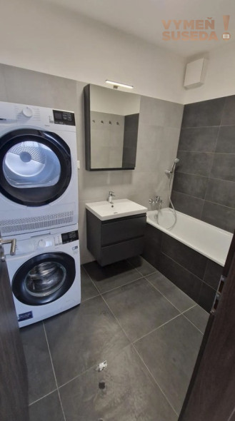 VYMEŇ SUSEDA! – VÝNIMOČNÝ ZARIADENÝ 2 IZB.  BYT S LOGGIOU, UL. ZÁVODU MATADOR, BA V, PETRŽALKA