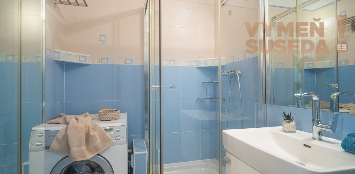 PREDANÉ – Zrekonštruovaný 3 izb.byt so šatníkom, klimatizáciou a garážou Bratislava II. Vrakuňa, Bučinová ul.