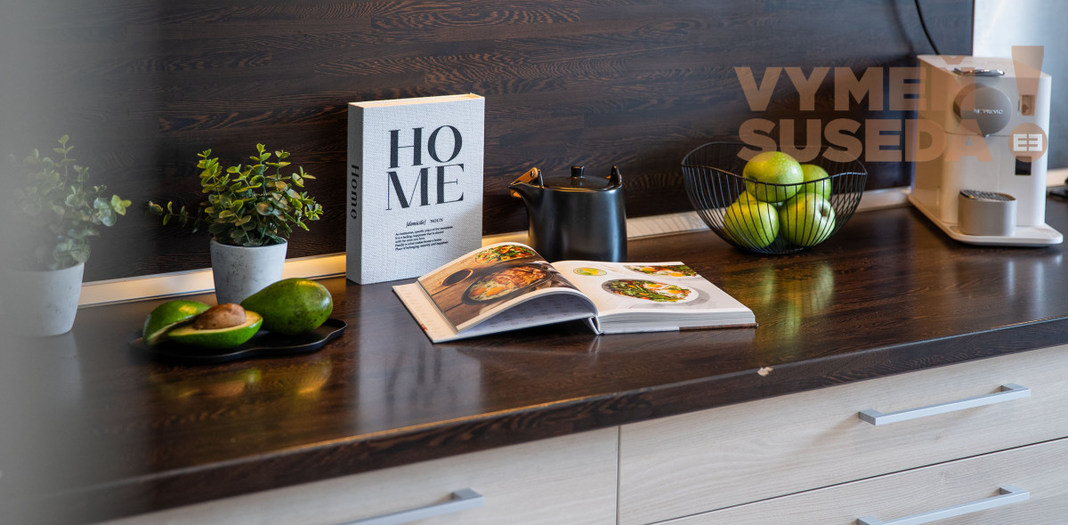 PREDANÉ – Zrekonštruovaný 3 izb.byt so šatníkom, klimatizáciou a garážou Bratislava II. Vrakuňa, Bučinová ul.