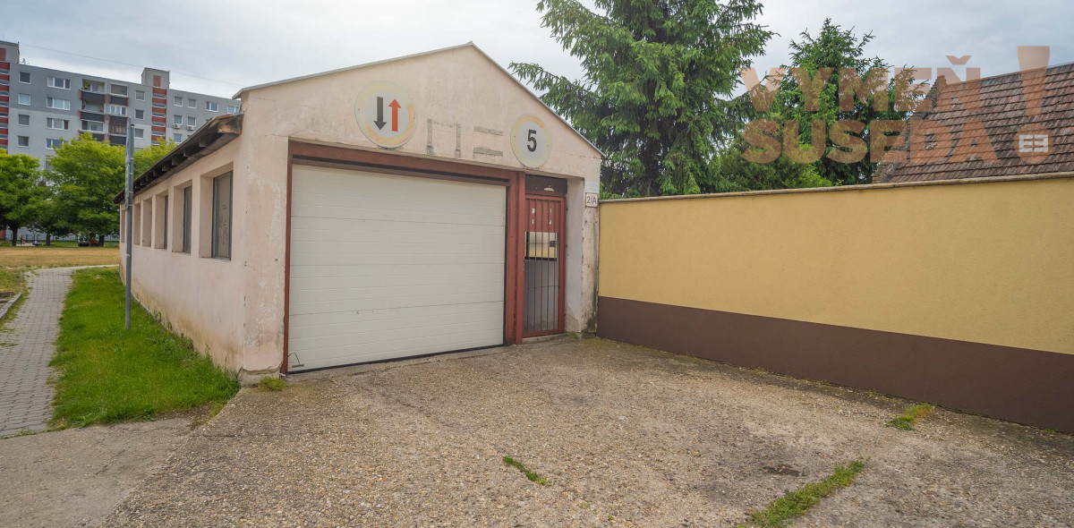 PREDANÉ – Zrekonštruovaný 3 izb.byt so šatníkom, klimatizáciou a garážou Bratislava II. Vrakuňa, Bučinová ul.