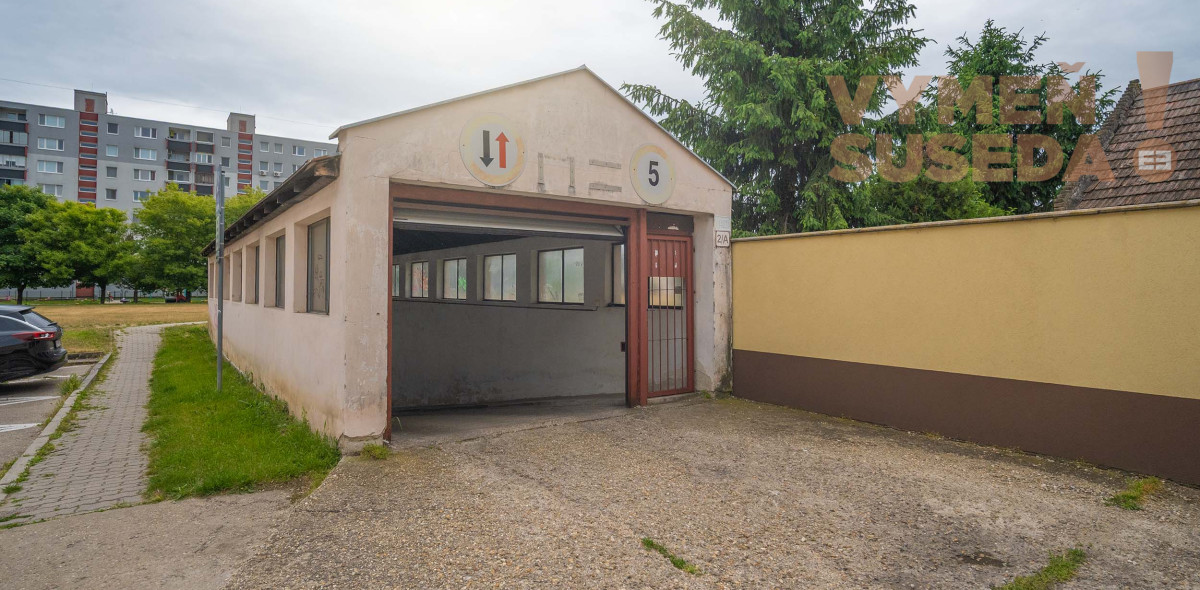 PREDANÉ – Zrekonštruovaný 3 izb.byt so šatníkom, klimatizáciou a garážou Bratislava II. Vrakuňa, Bučinová ul.