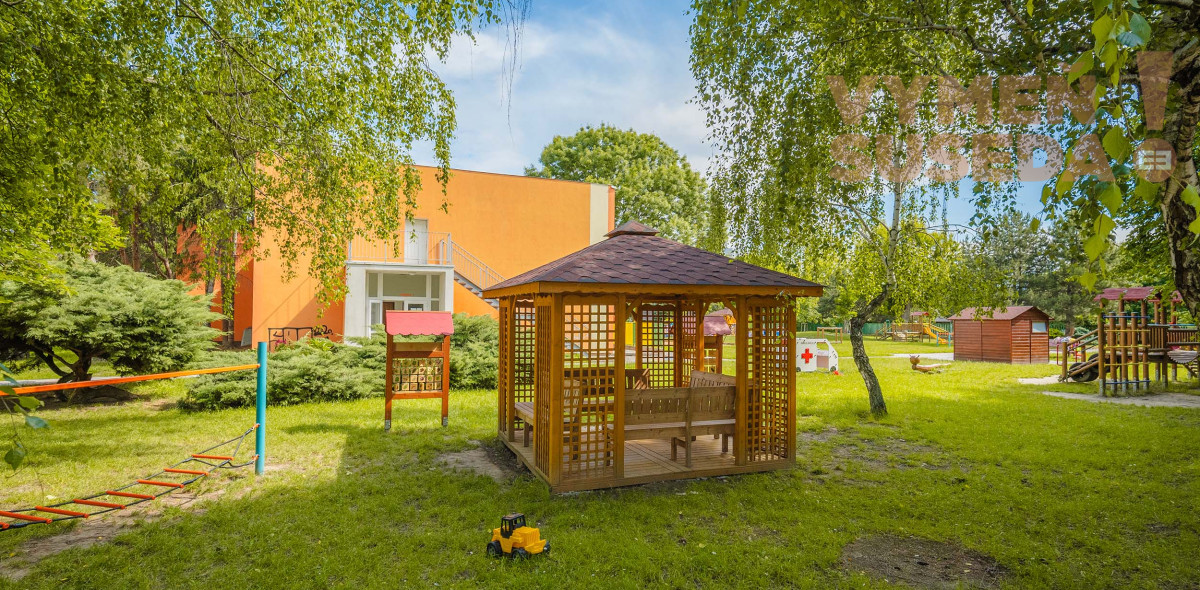 PREDANÉ – Zrekonštruovaný 3 izb.byt so šatníkom, klimatizáciou a garážou Bratislava II. Vrakuňa, Bučinová ul.