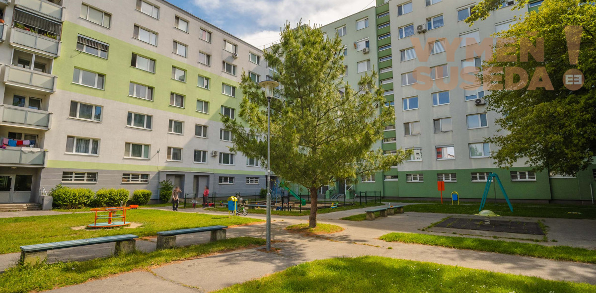 PREDANÉ – Zrekonštruovaný 3 izb.byt so šatníkom, klimatizáciou a garážou Bratislava II. Vrakuňa, Bučinová ul.