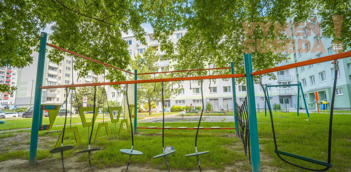 PREDANÉ – Zrekonštruovaný 3 izb.byt so šatníkom, klimatizáciou a garážou Bratislava II. Vrakuňa, Bučinová ul.