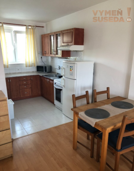 VYMEŇ SUSEDA - Ponúkame na predaj výnimočný kompletne zariadený, 1 izb. byt s loggiu, vo vyhľadávanej lokalite  Bratislavy na Šancovej ulici s výhľadmi do vnútrobloku.