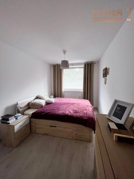 VYMEŇ SUSEDA! – VÝNIMOČNÝ 2 IZB. ZARIADENÝ BYT, VLÁRSKA UL., BA III, NOVÉ MESTO - KRAMÁRE